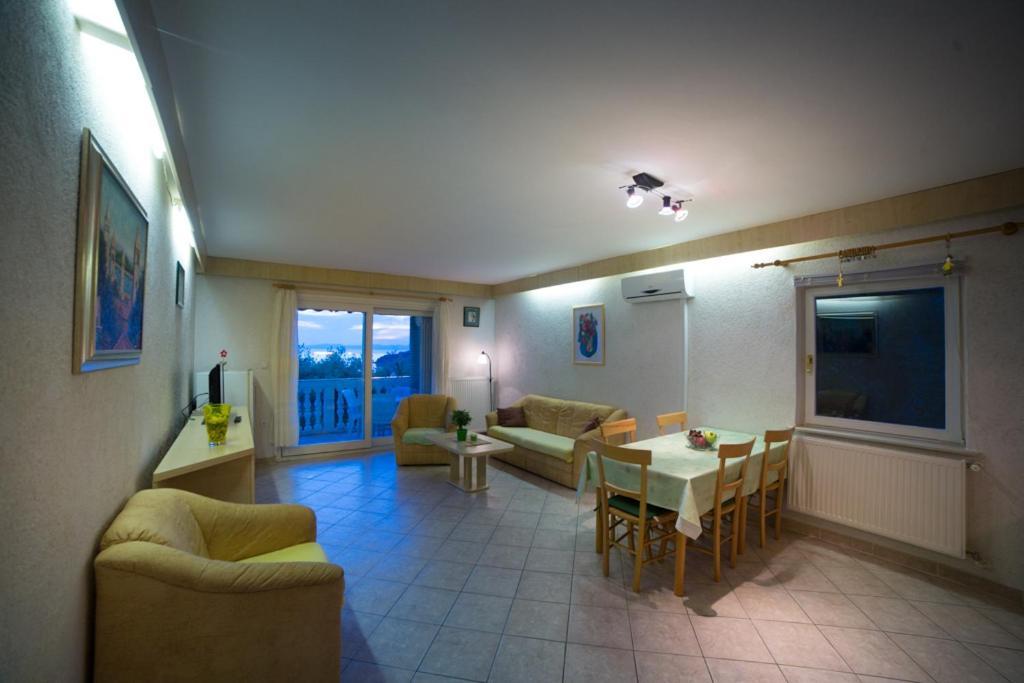 Apartmani Fuza Rab Supetarska Draga Ngoại thất bức ảnh